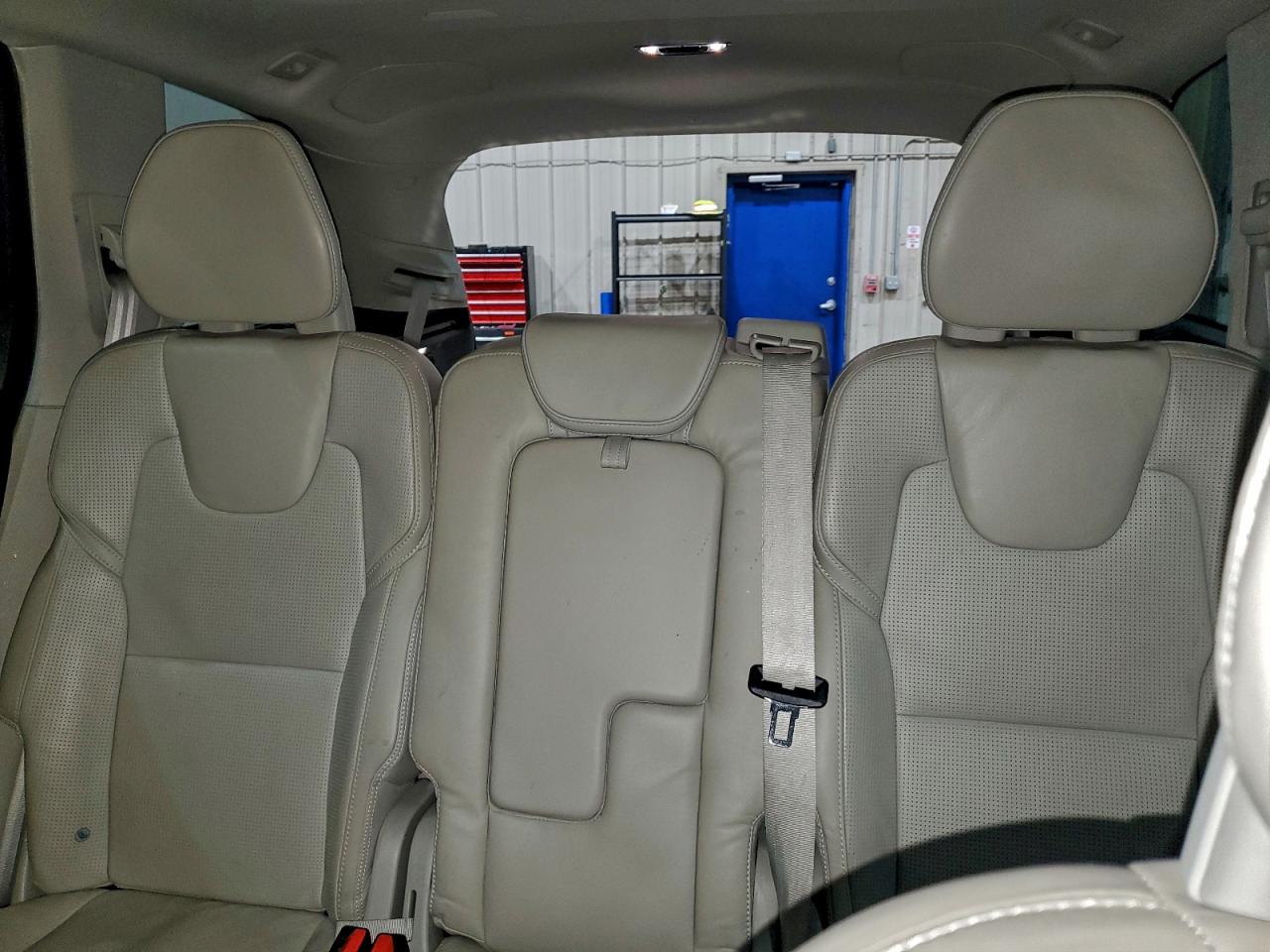 Volvo XC90 T6 Image 8