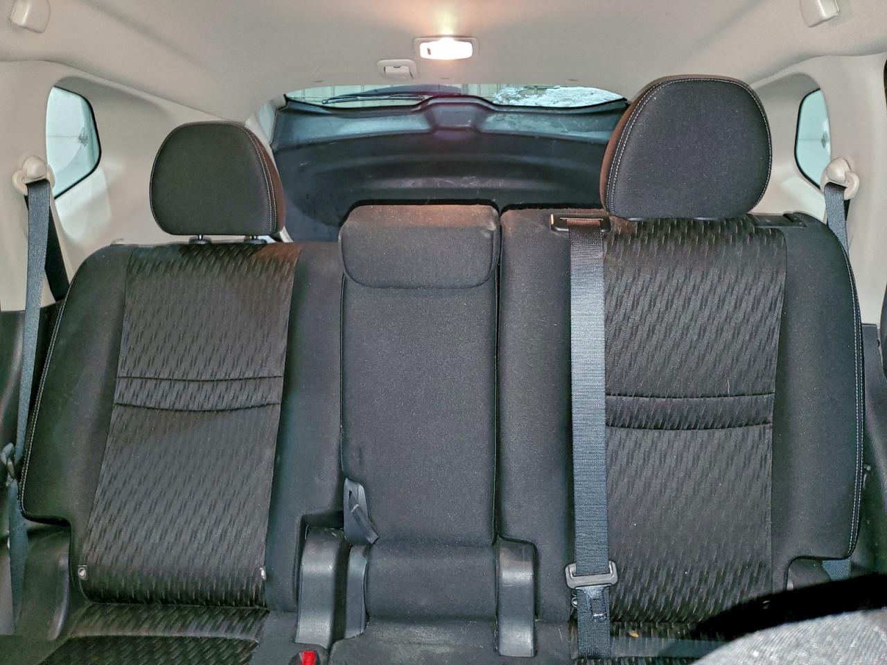 Nissan Rogue S Image 7