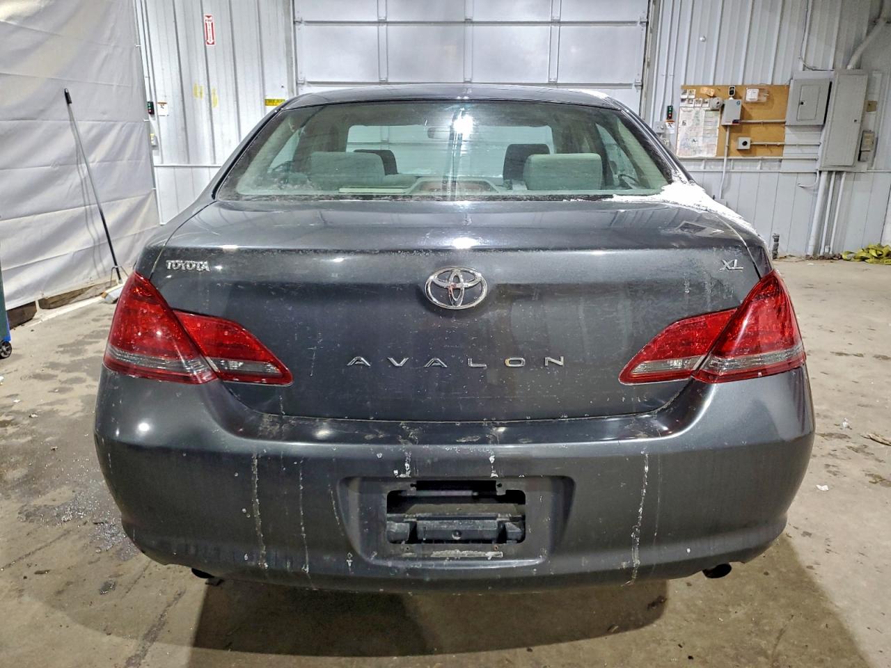 Toyota Avalon Xl Image 7