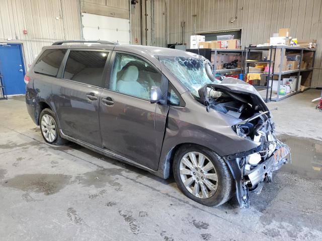 Toyota Sienna Le Image 11