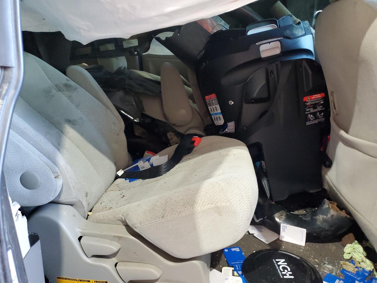 Toyota Sienna Le Image 12