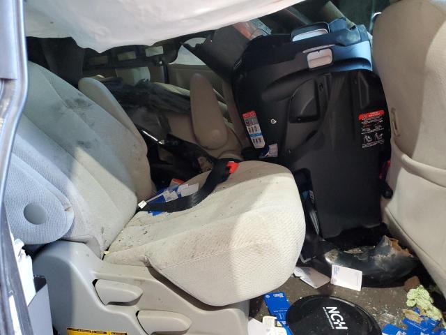 Toyota Sienna Le Image 12