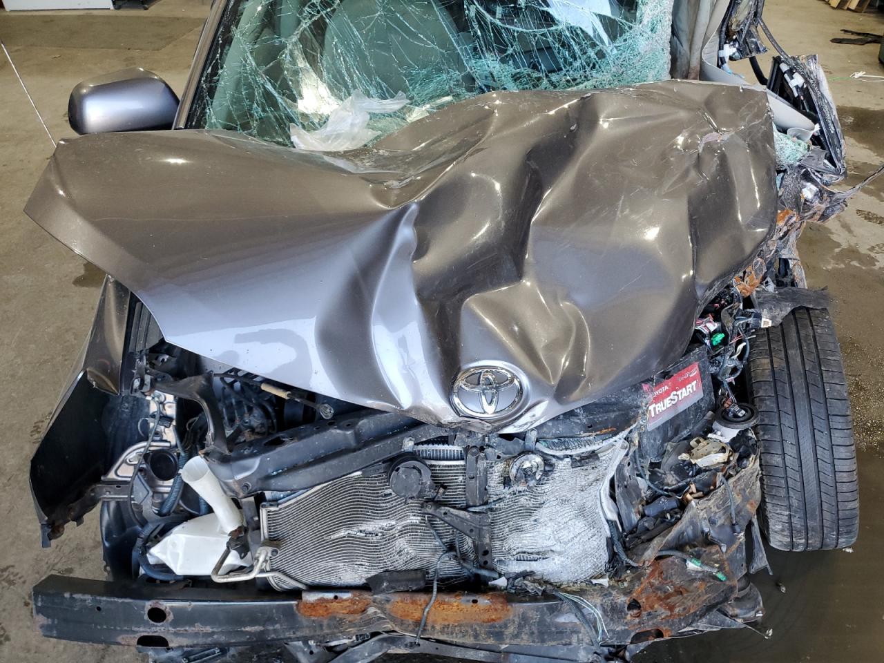 Toyota Sienna Le Image 10