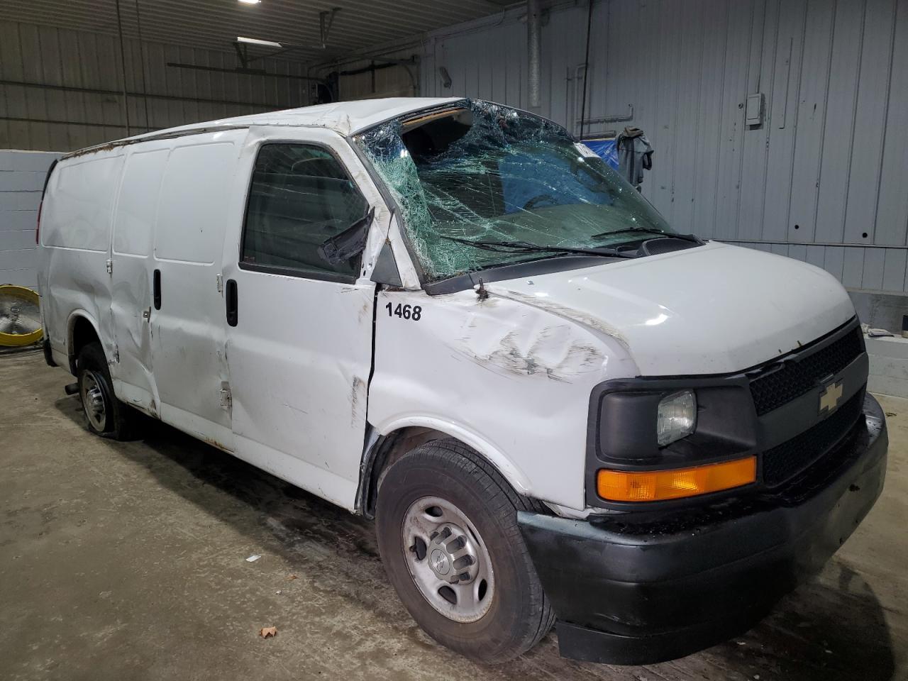 Chevrolet Express Image 3