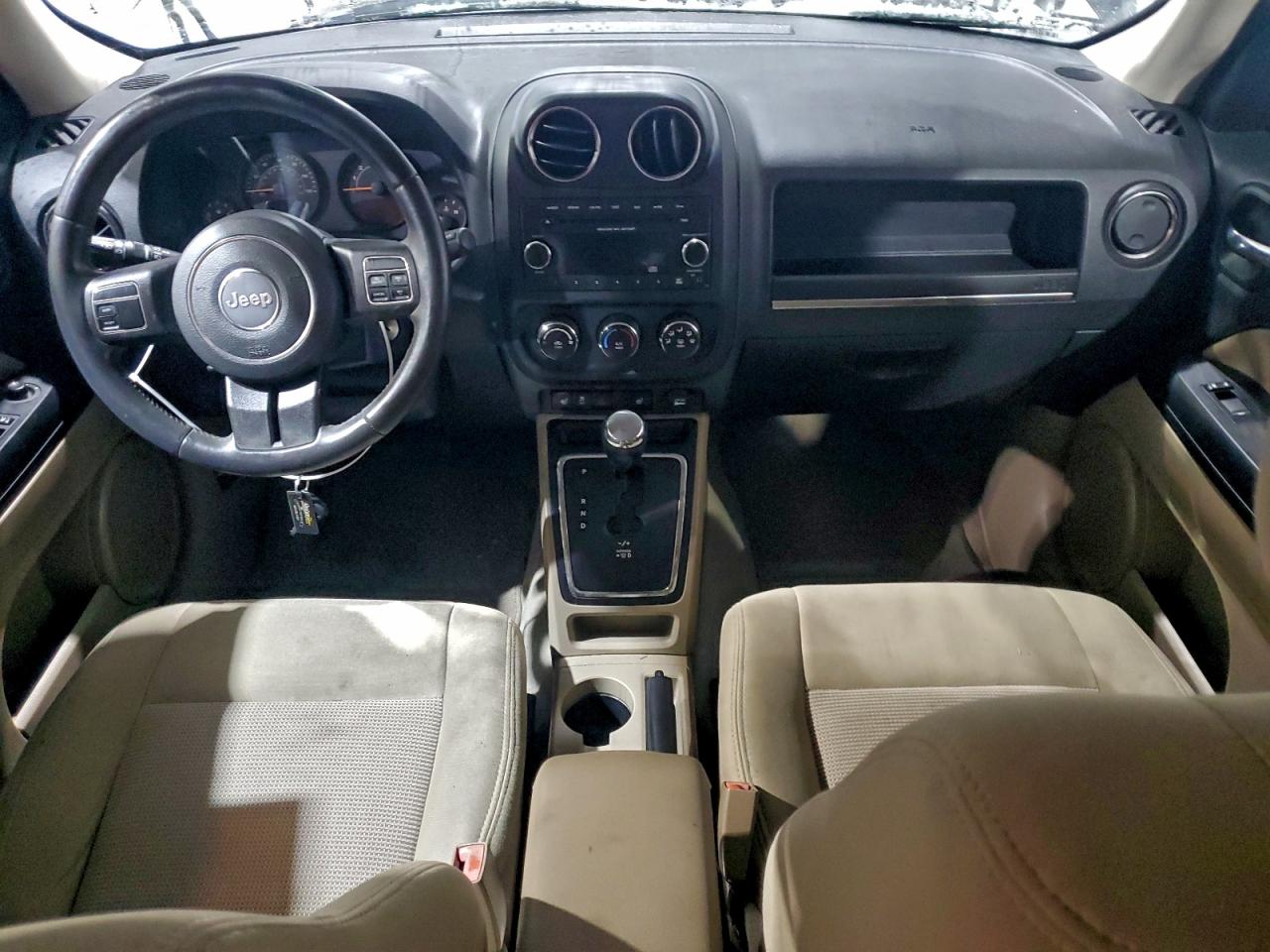 Jeep Patriot Latitude Image 10