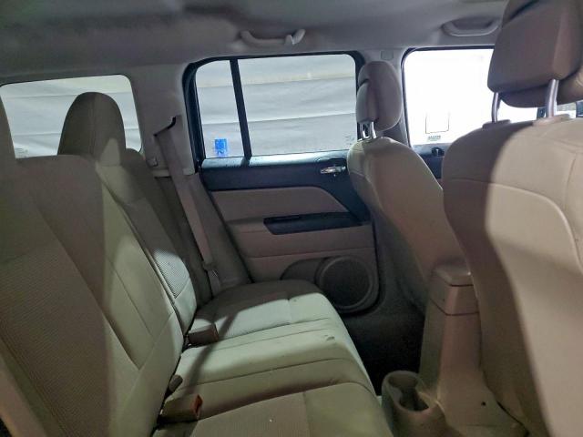 Jeep Patriot Latitude Image 12