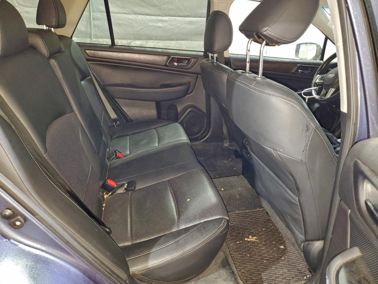 Subaru Outback 3.6r Limited Image 6