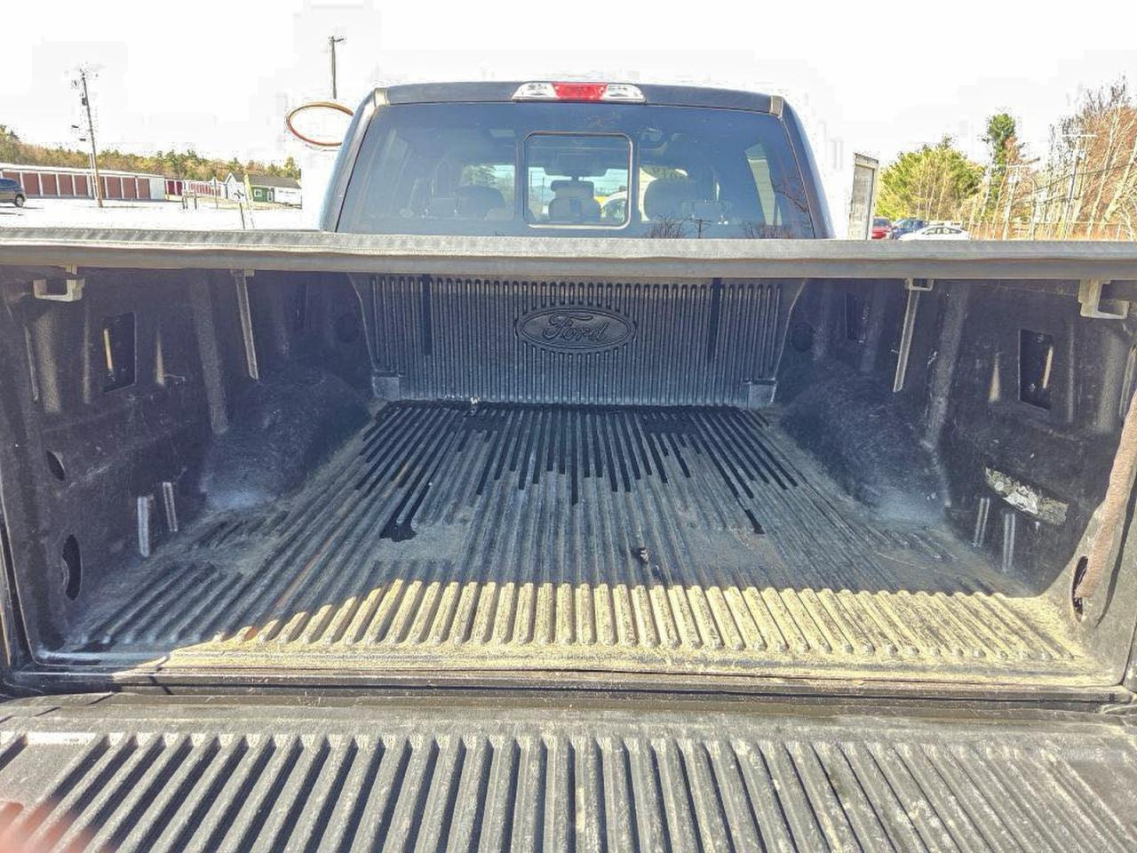 Ford F-150 Supercrew Image 12