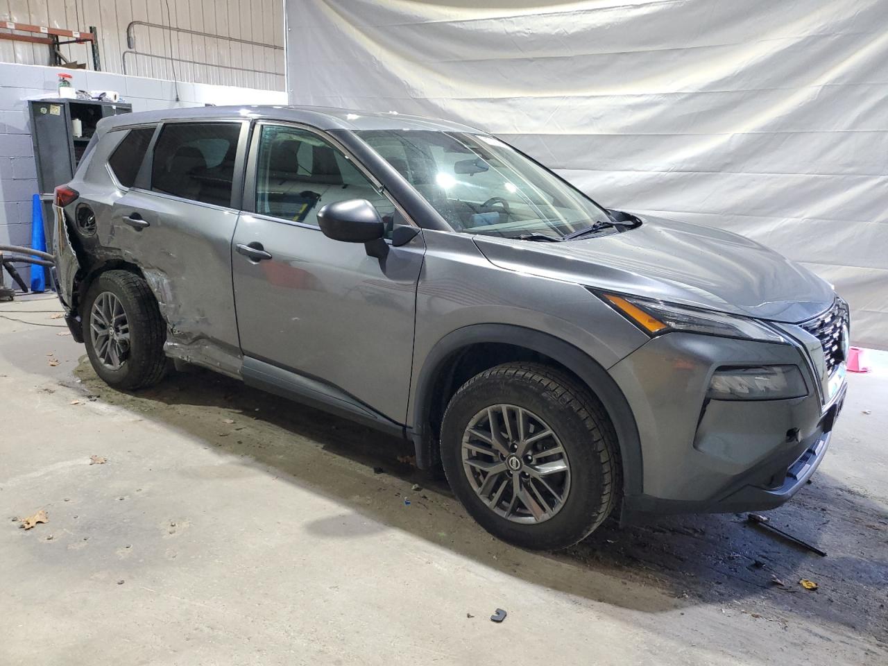 Nissan Rogue S Image 3