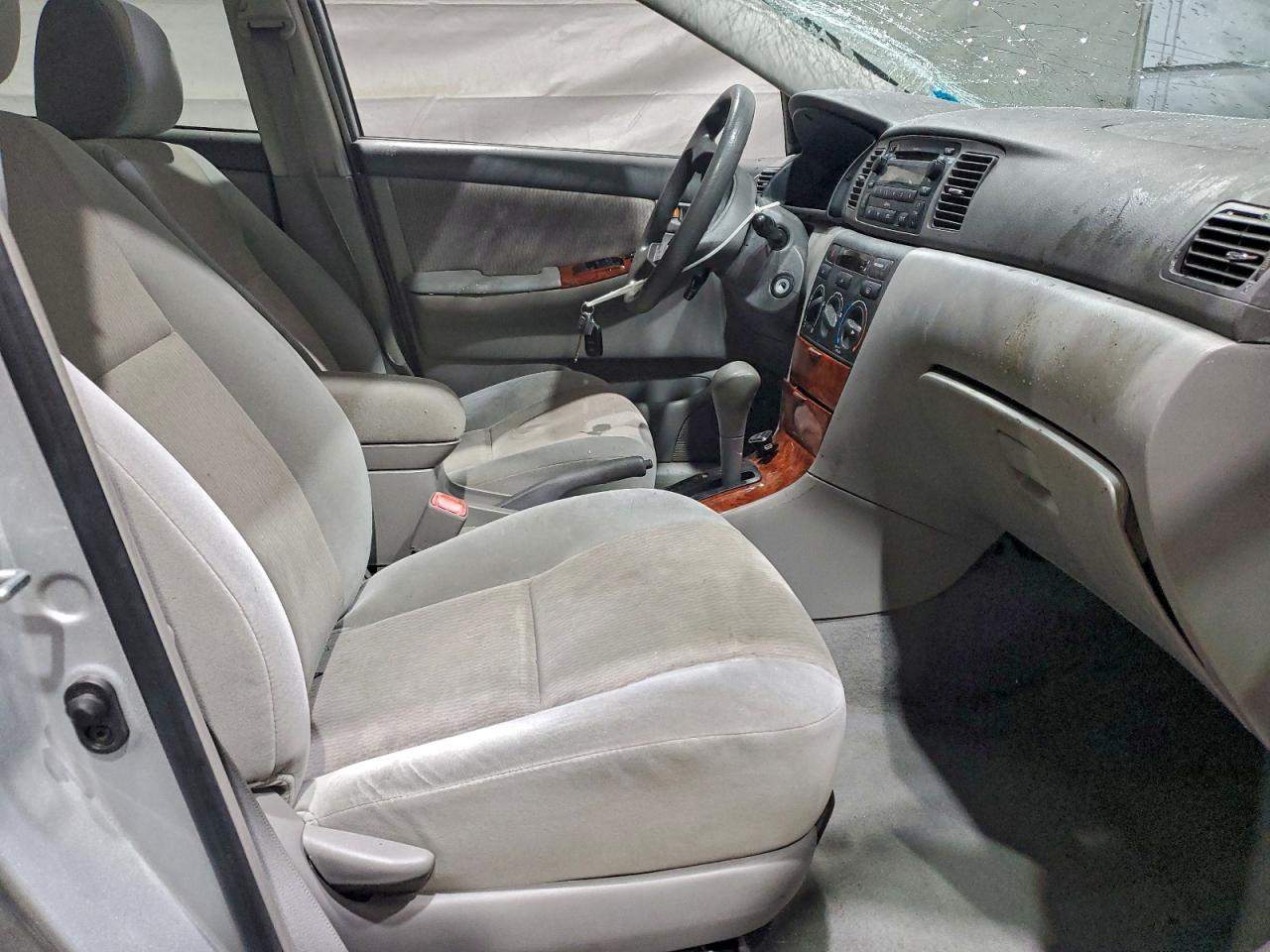 Toyota Corolla Ce Image 6