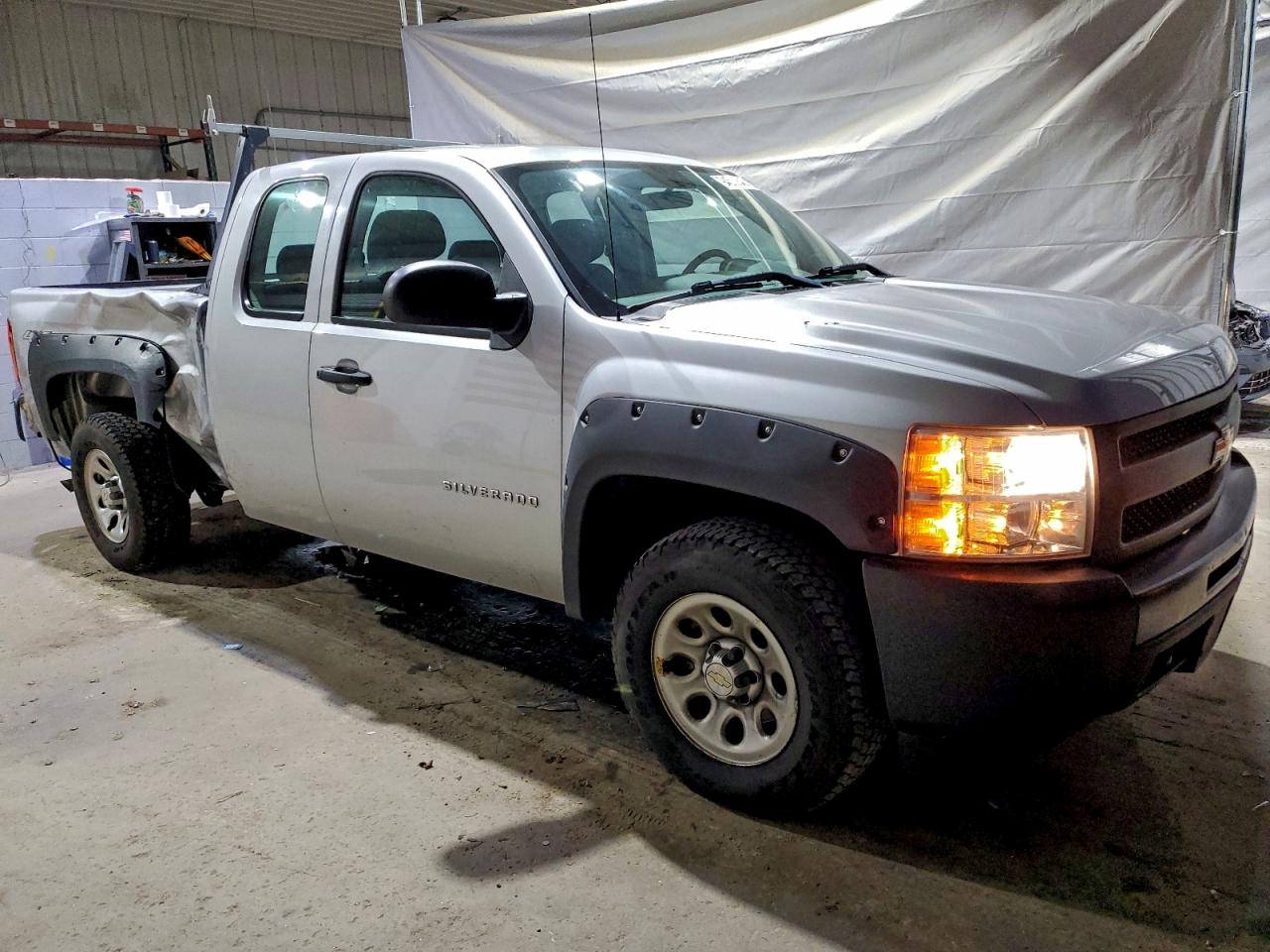 Chevrolet Silverado K1500 Image 3