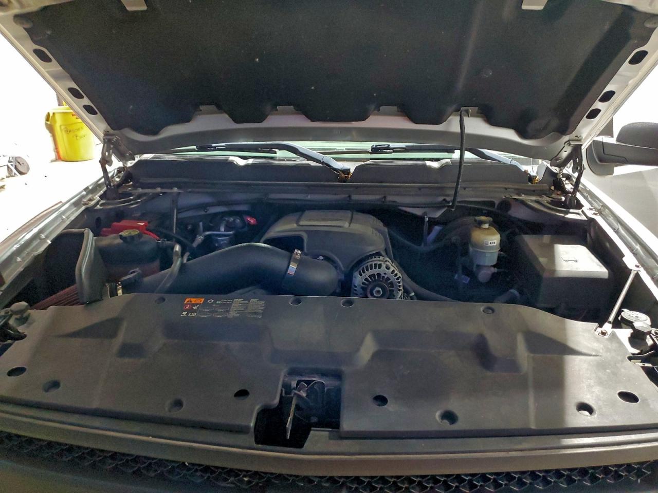 Chevrolet Silverado K1500 Image 8