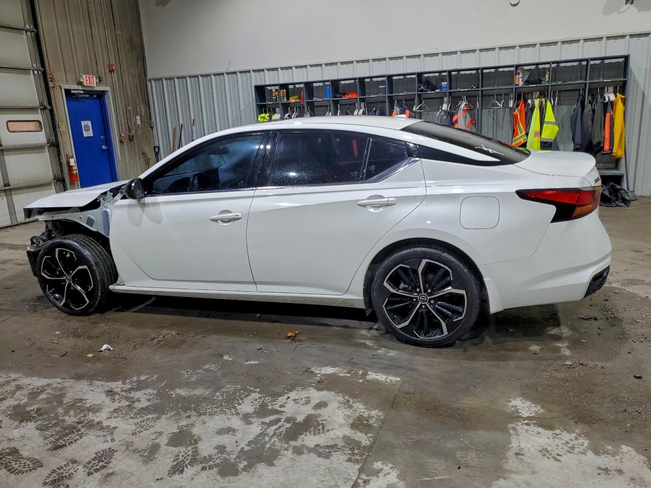 Nissan Altima Sr Image 2