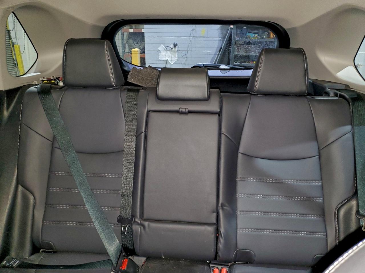 Toyota RAV4 Xle Premium Image 9