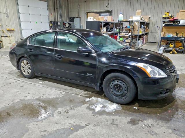 Nissan Altima Hybrid Image 2