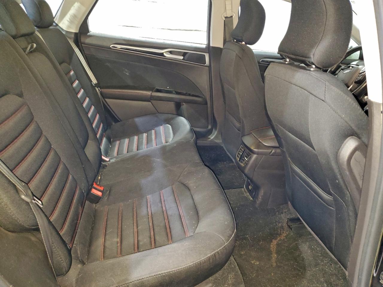 Ford Fusion Se Image 6