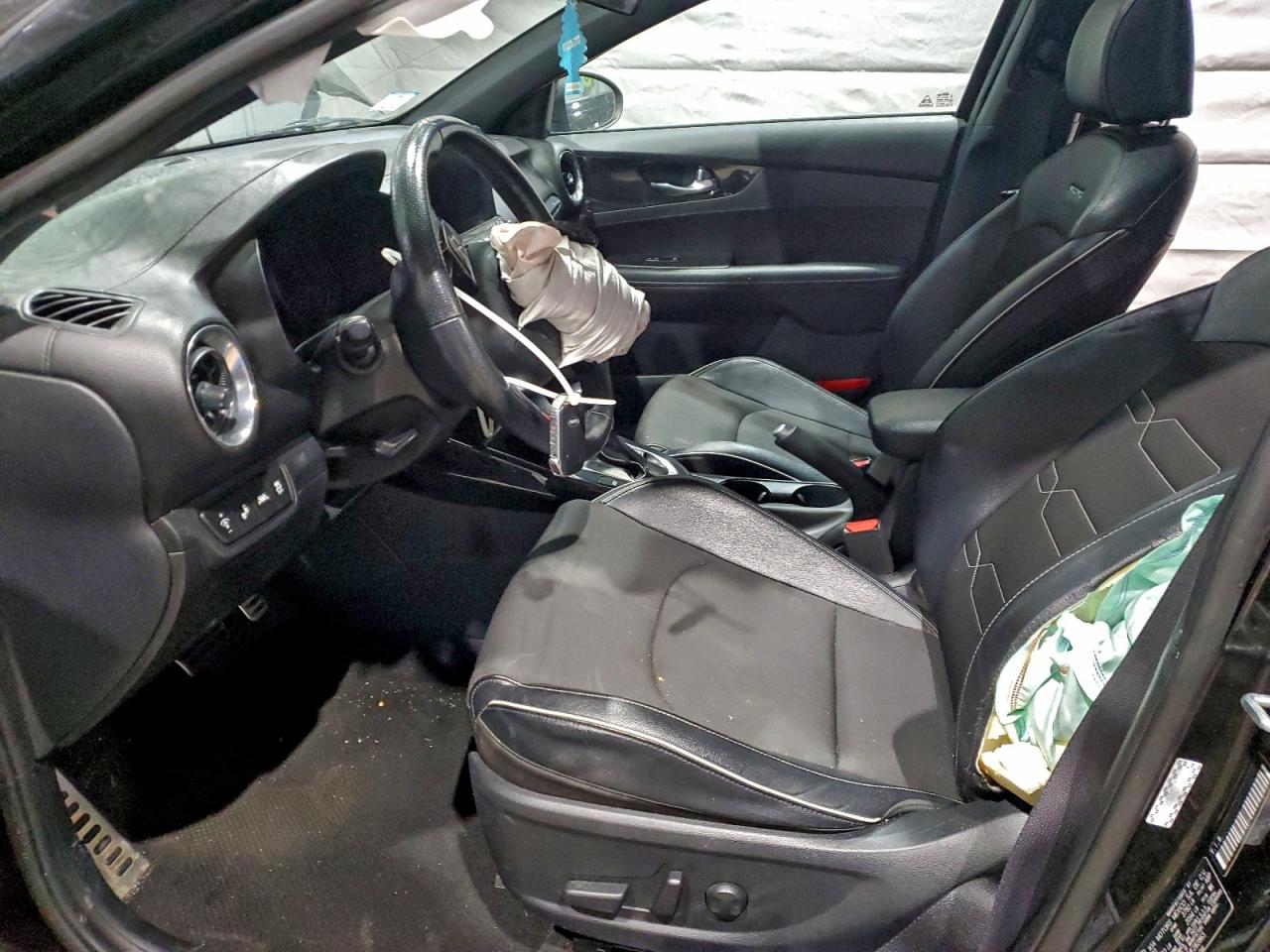 Kia Forte Gt Line Image 8