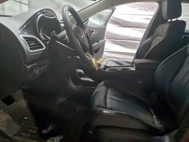 Chrysler 200 C Image 8