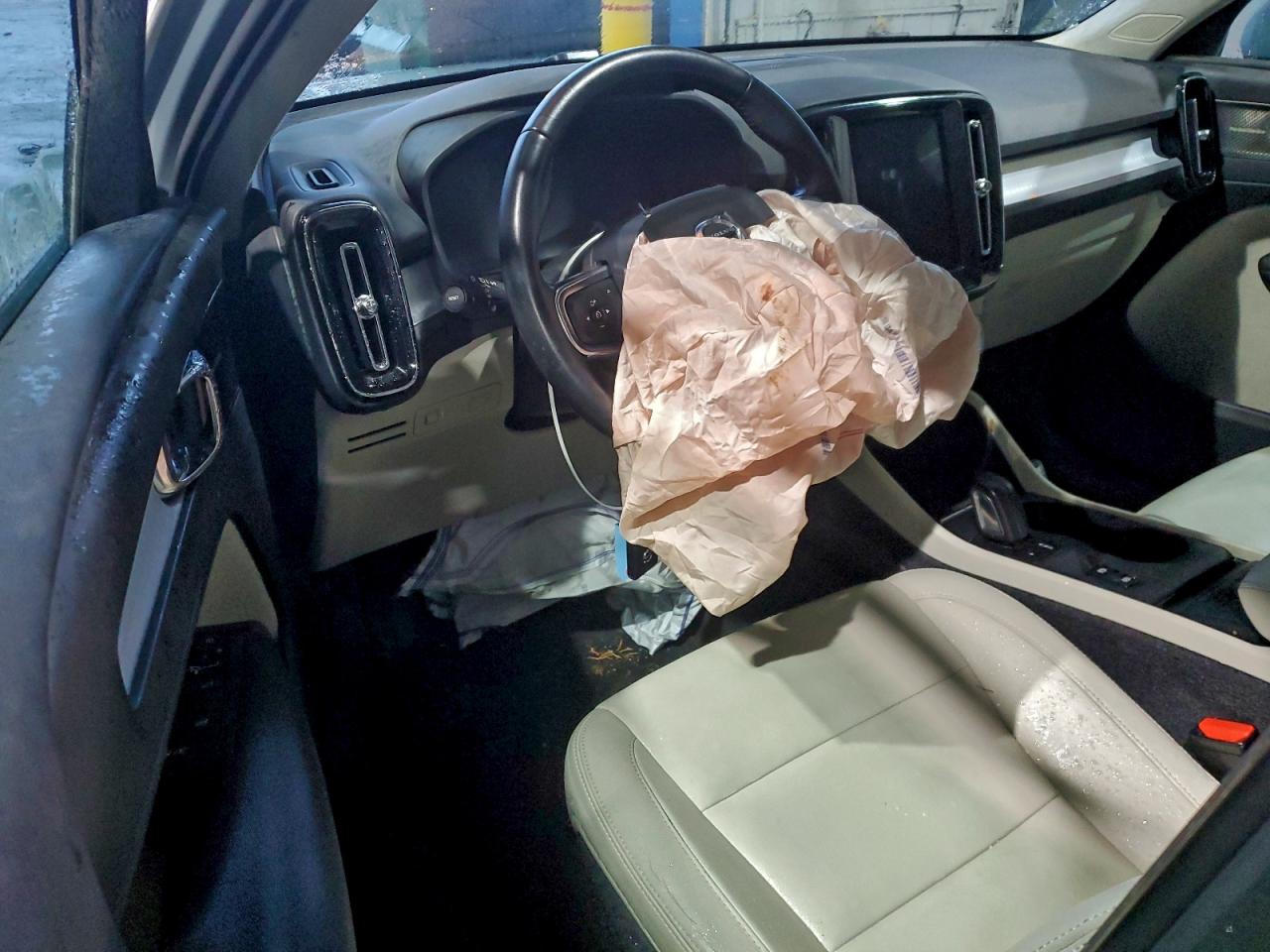 Volvo XC40 T5 Momentum Image 5