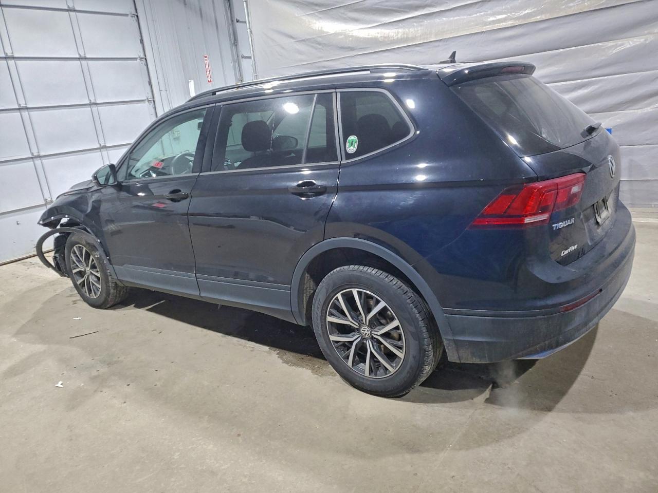 Volkswagen Tiguan S Image 2