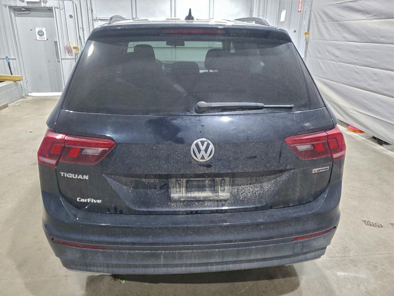 Volkswagen Tiguan S Image 6