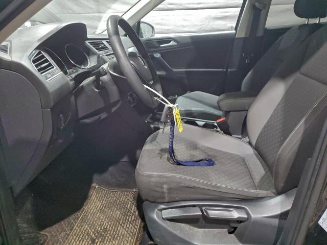 Volkswagen Tiguan S Image 3