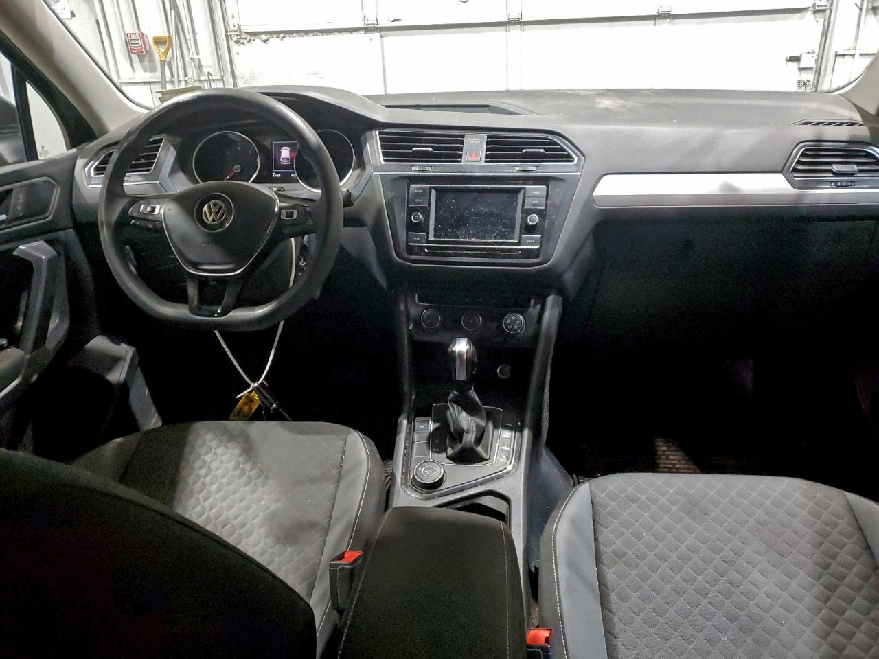 Volkswagen Tiguan S Image 5