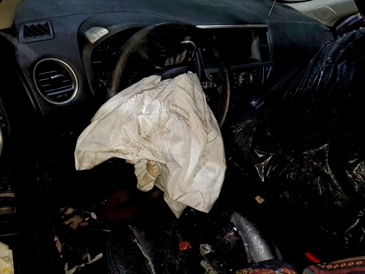 Nissan Pathfinder S Image 5