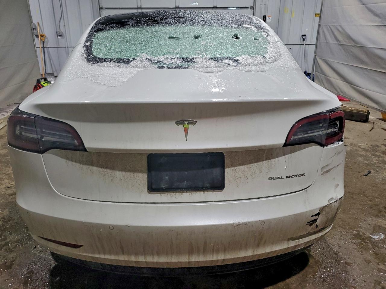 Tesla Model 3 Image 6