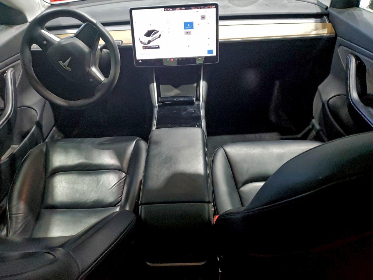Tesla Model 3 Image 3