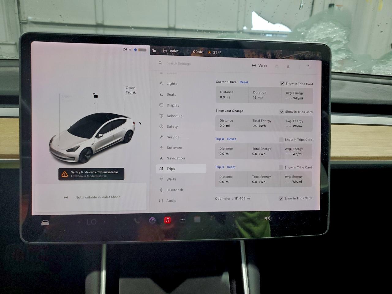 Tesla Model 3 Image 9