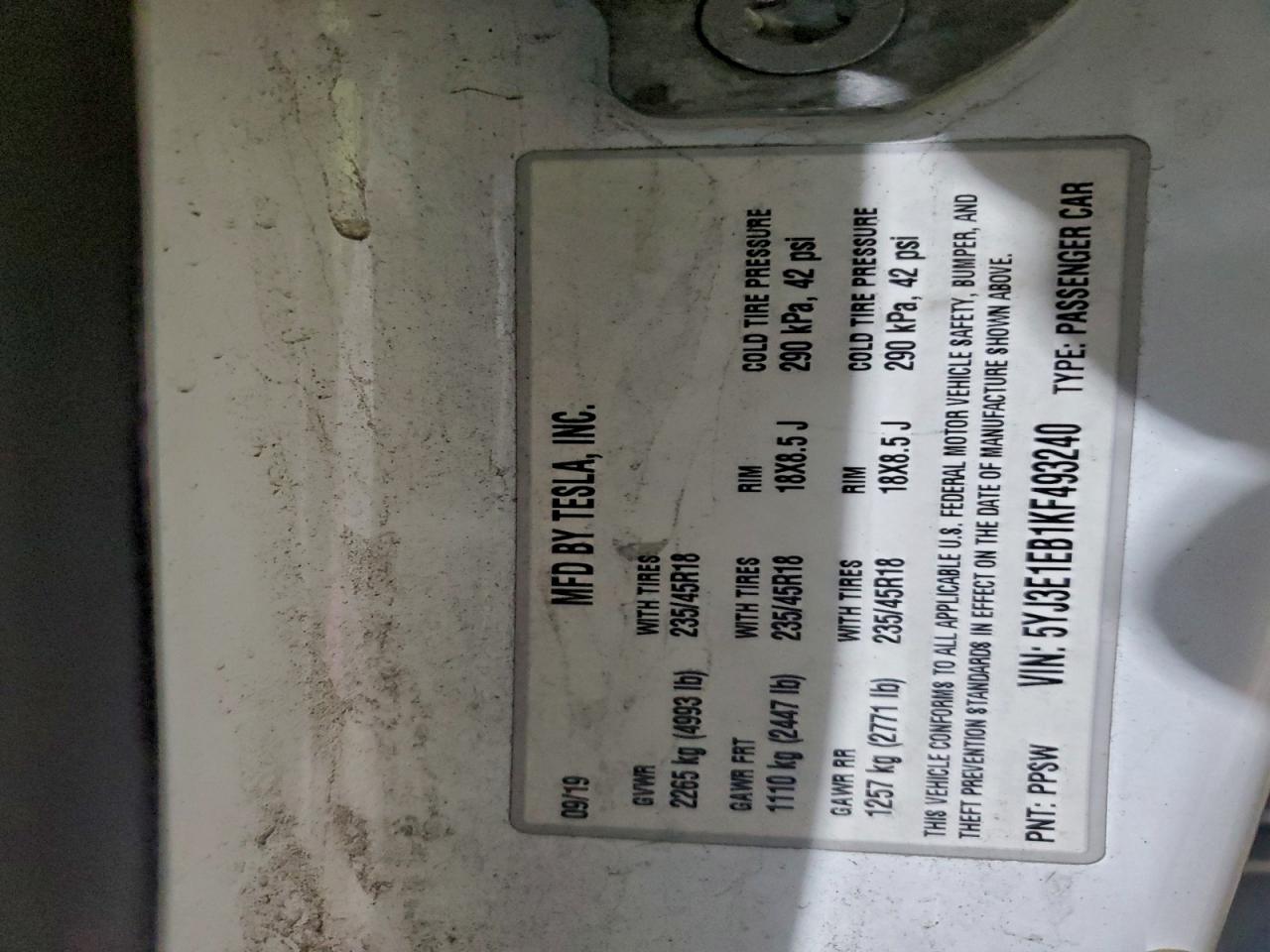 Tesla Model 3 Image 8