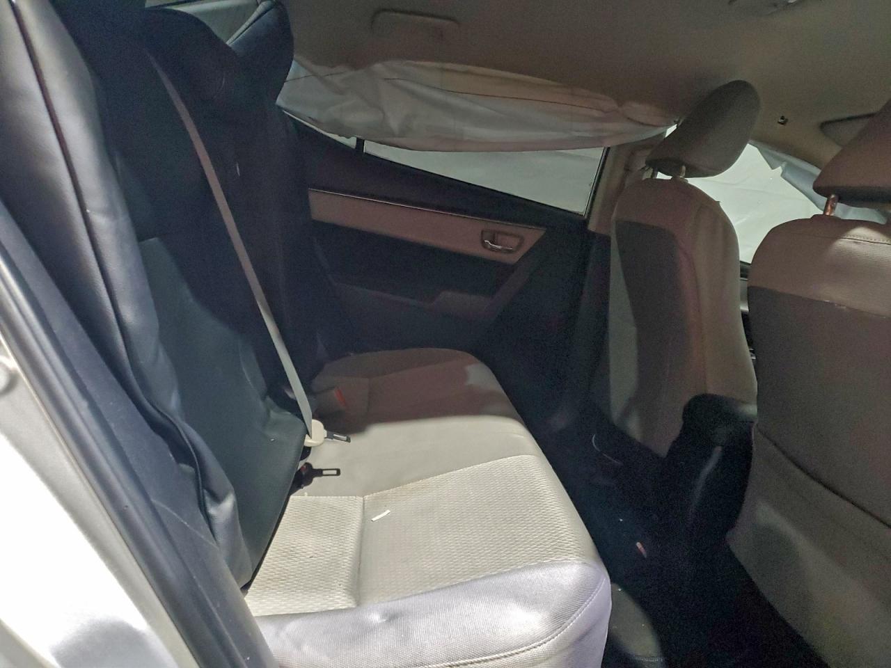 Toyota Corolla L Image 10