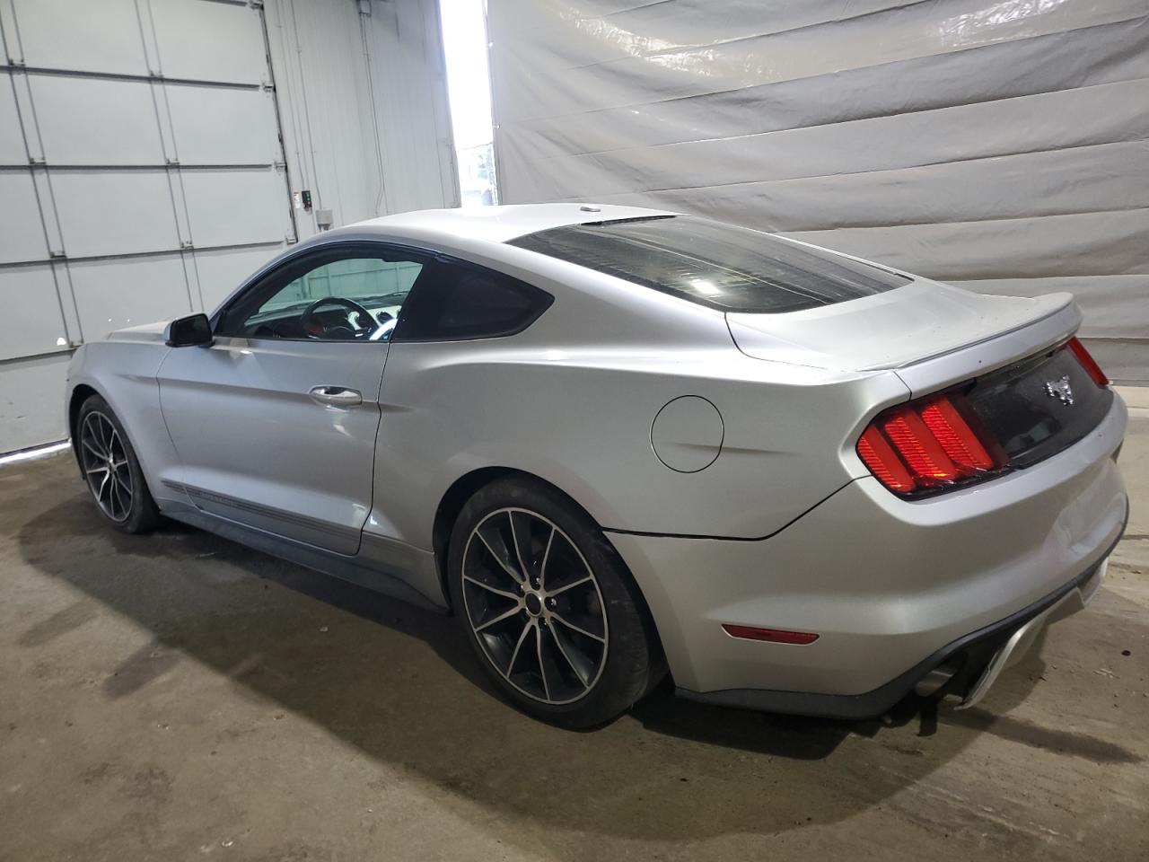 Ford Mustang Image 12