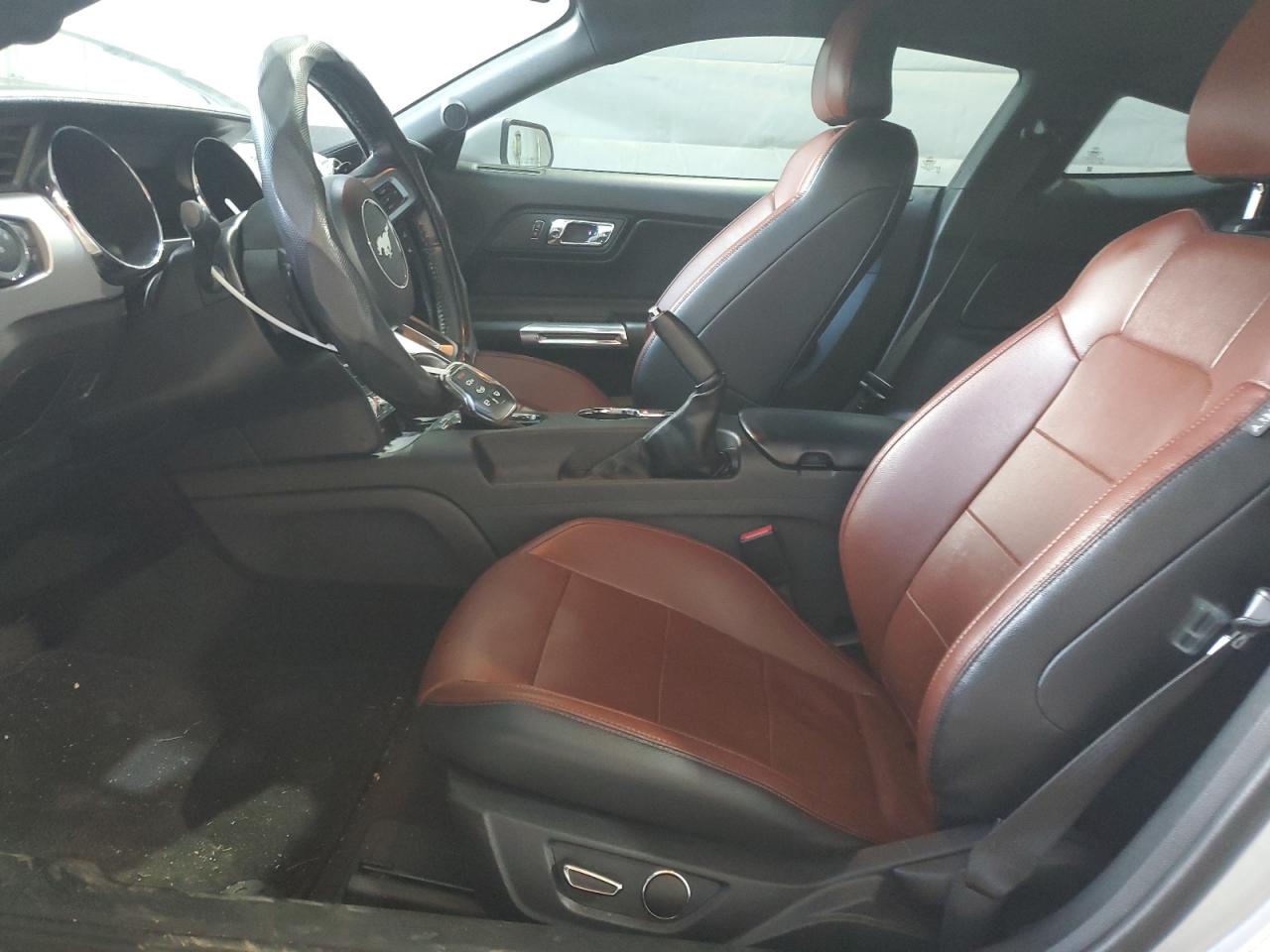 Ford Mustang Image 3