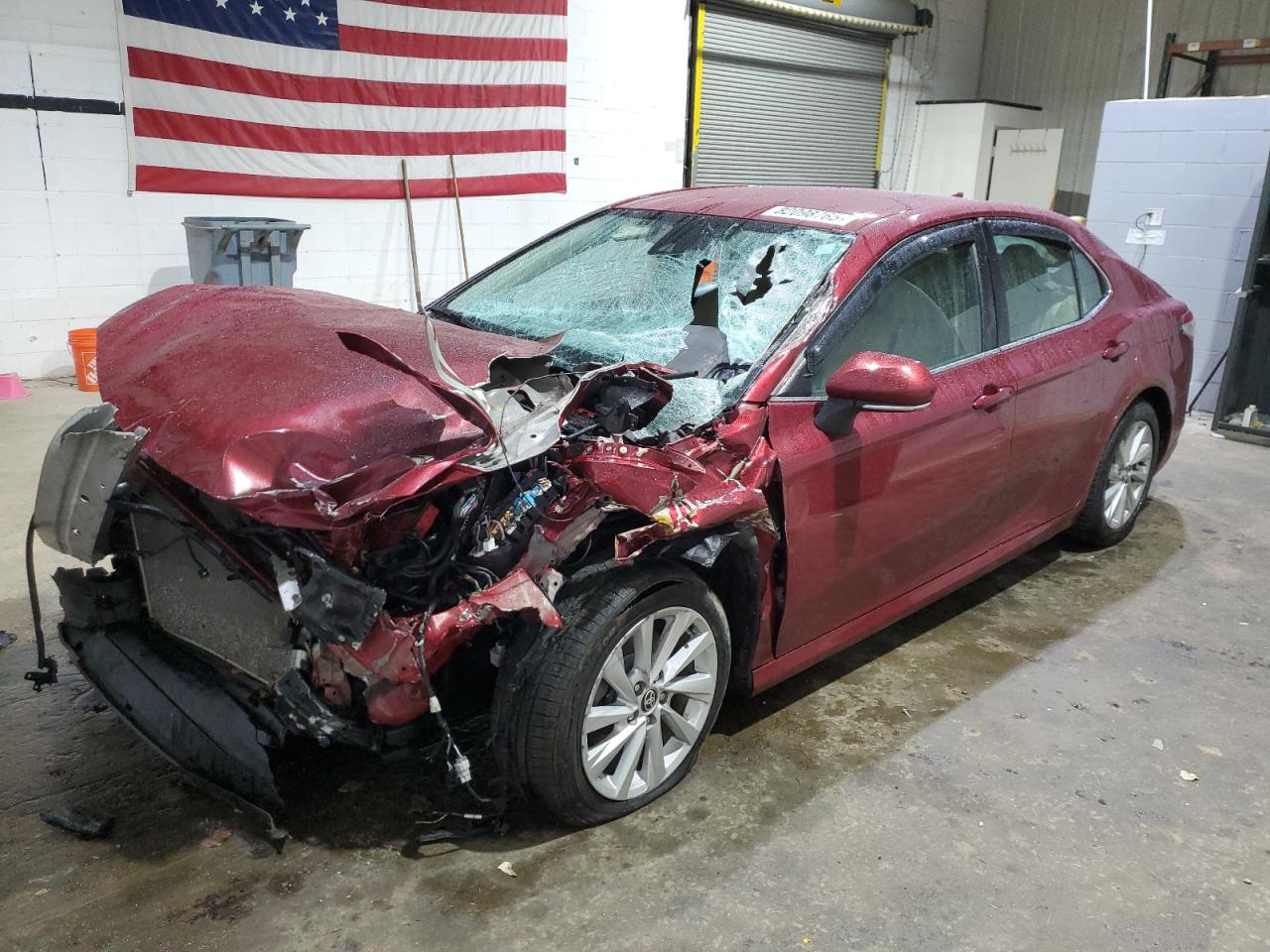 Toyota Camry Le Image 1