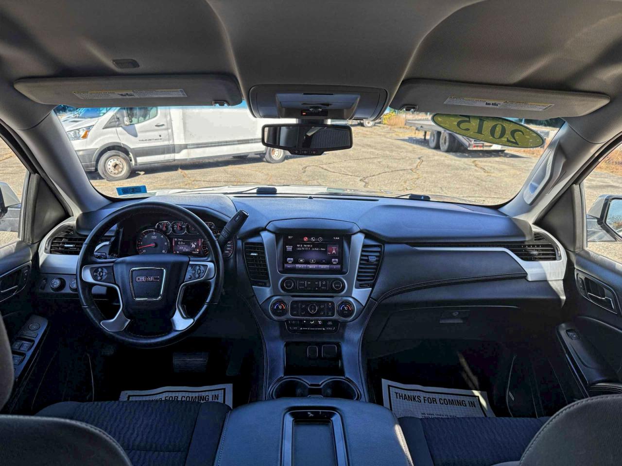 GMC Yukon Denali Image 9