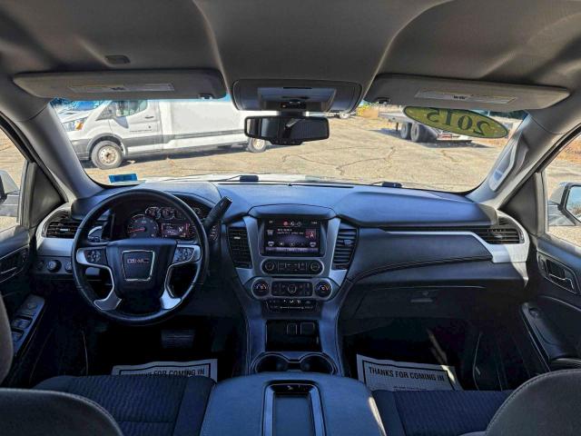 GMC Yukon Denali Image 9