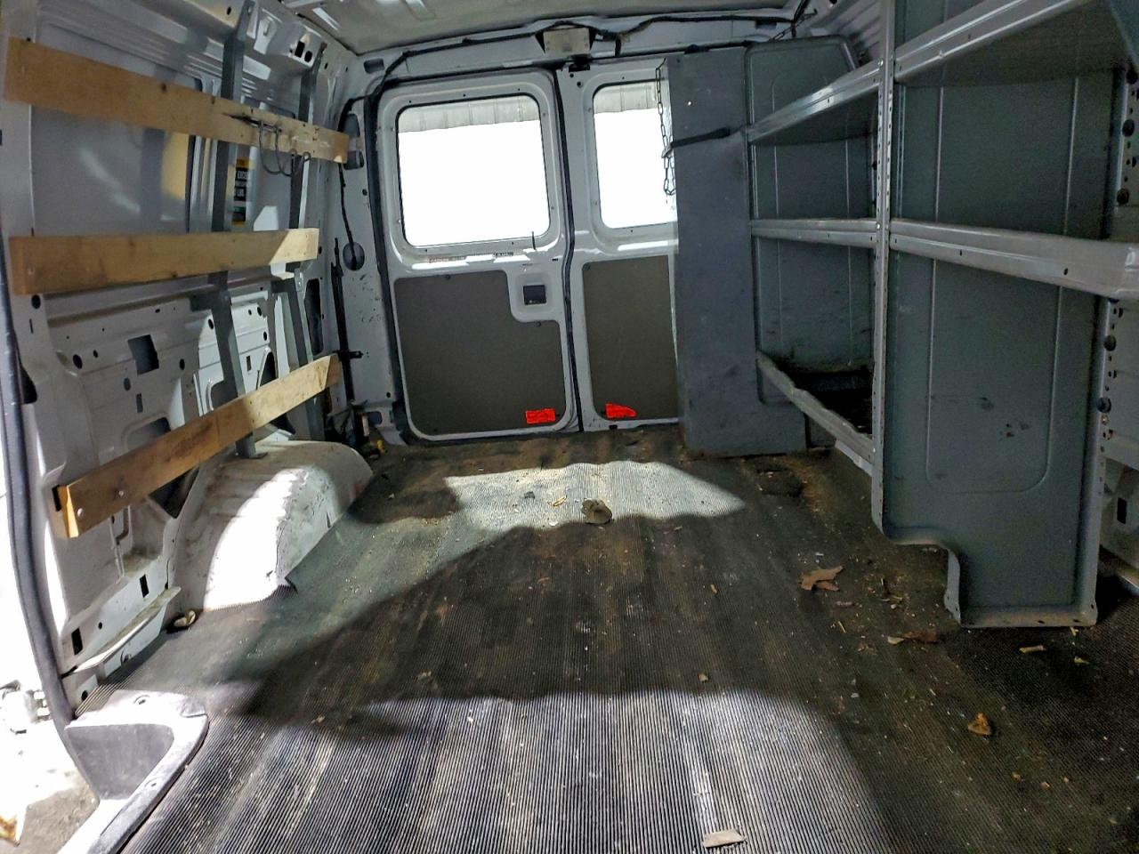 Ford E-250 E250 Van Image 4