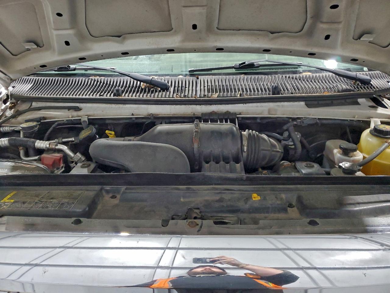 Ford E-250 E250 Van Image 9