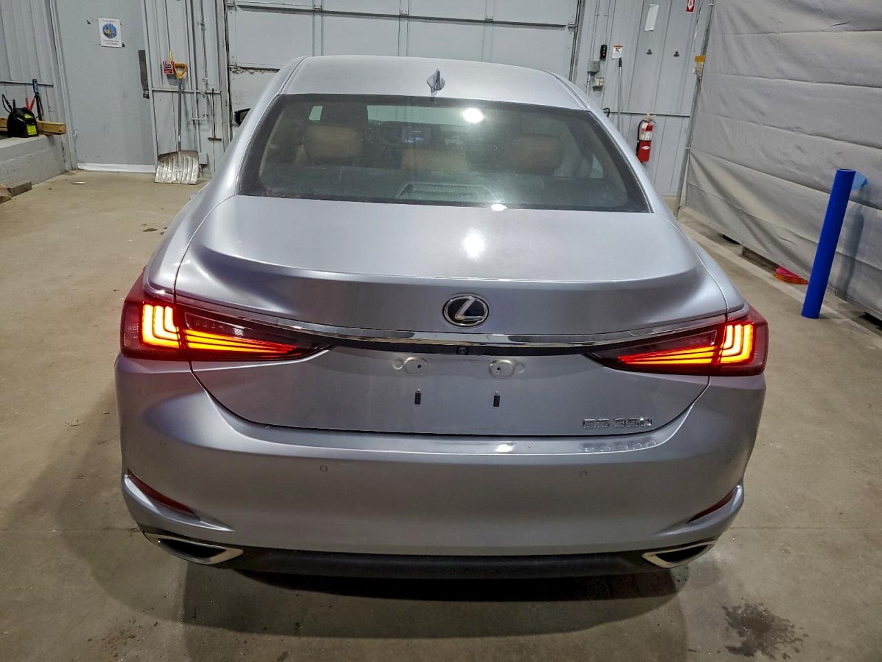 Lexus Es 350 Base Image 4