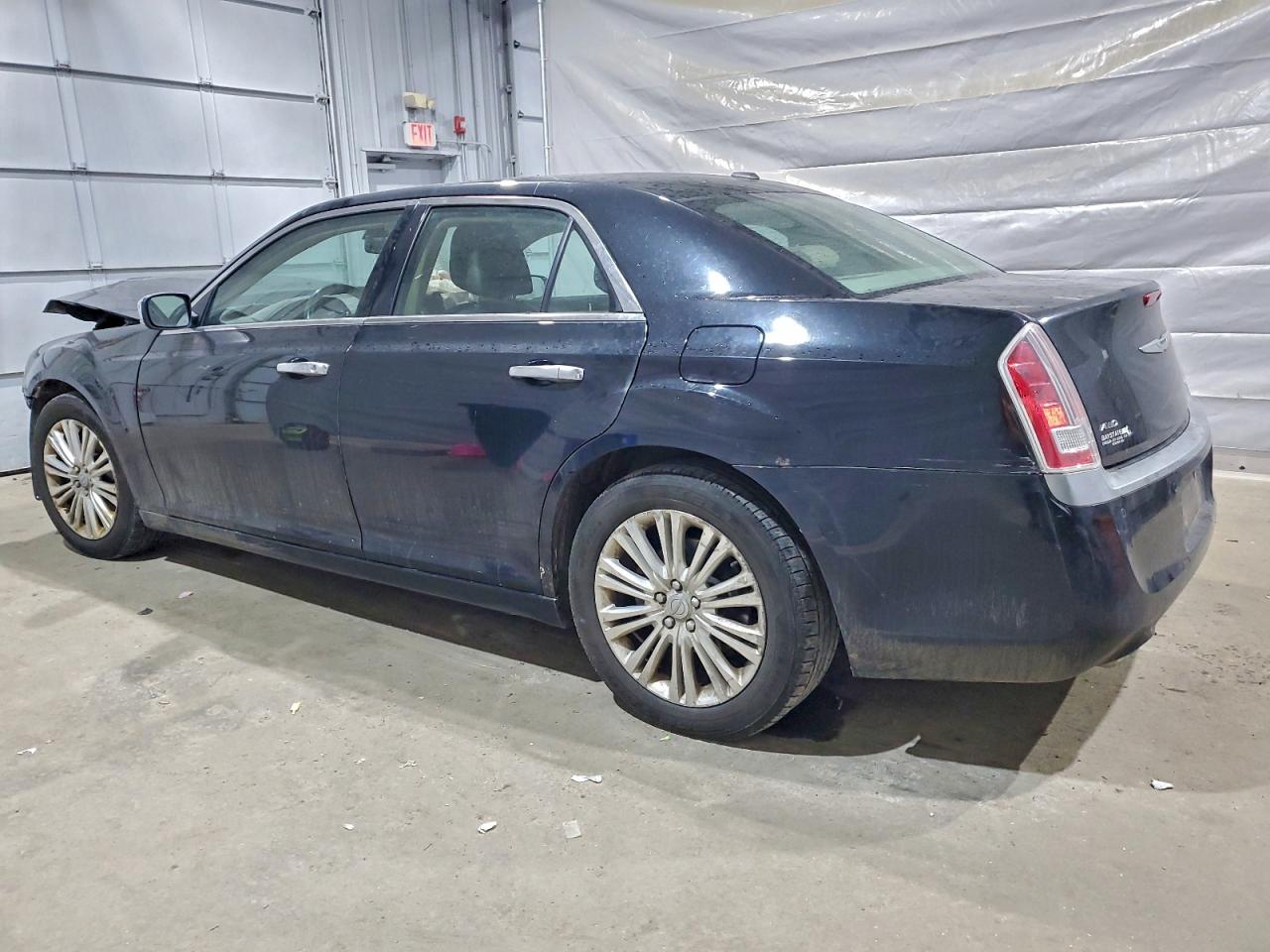 Chrysler 300 Luxury Image 3