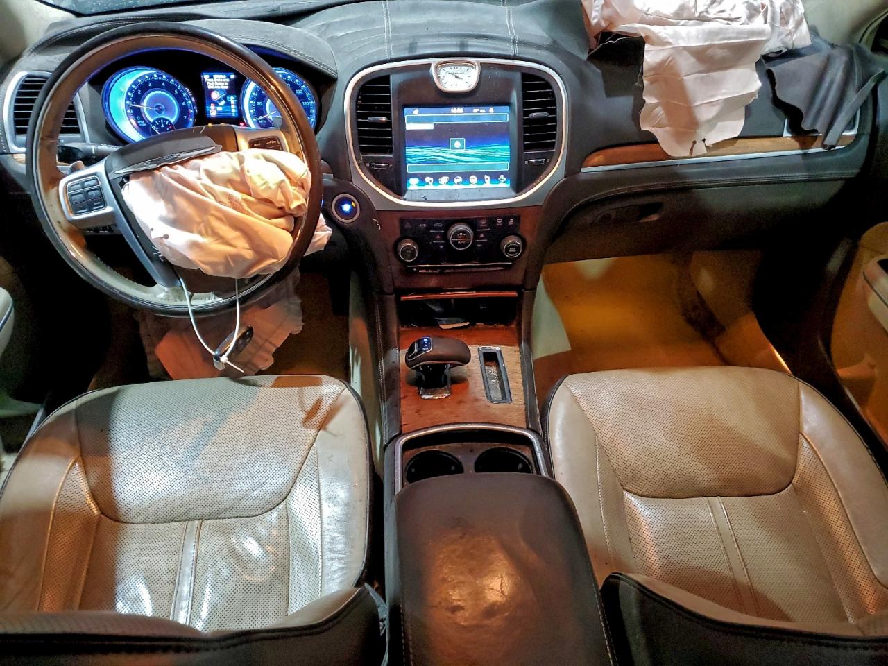 Chrysler 300 Luxury Image 6