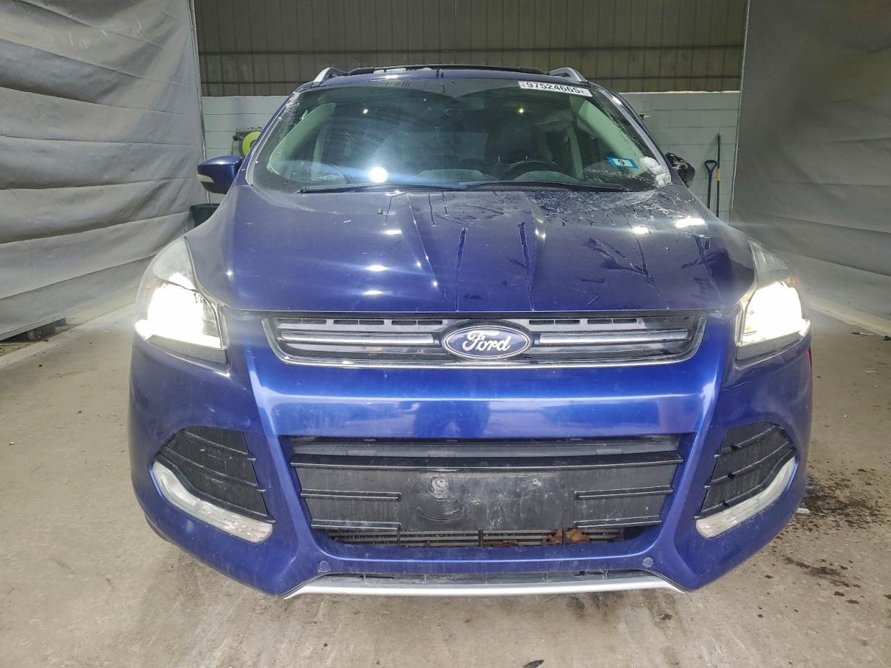 Ford Escape Titanium Image 3