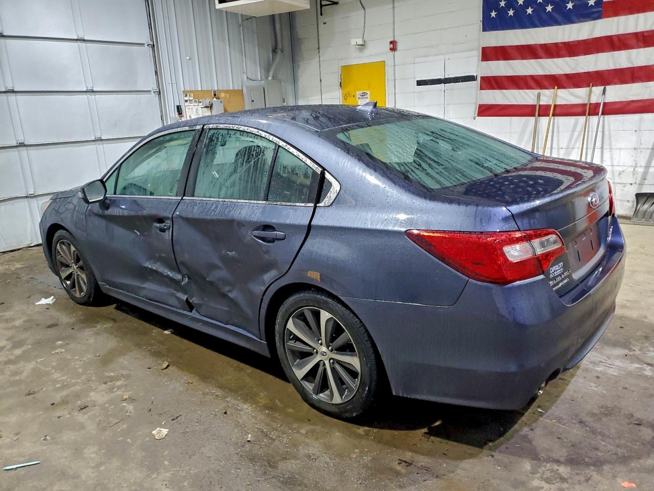 Subaru Legacy 2.5i Limited Image 2