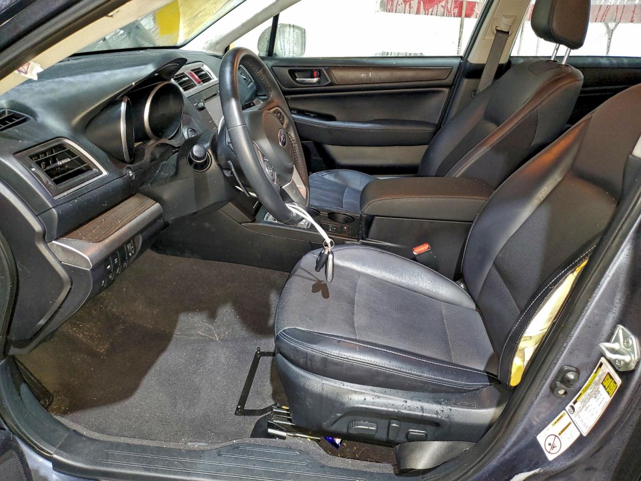 Subaru Legacy 2.5i Limited Image 4