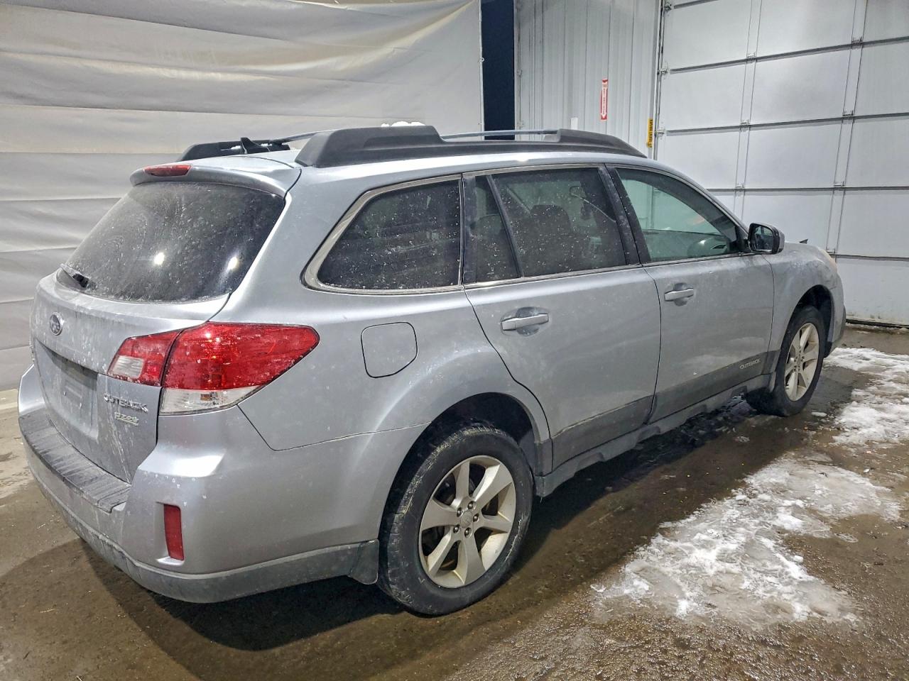 Subaru Outback 2.5i Premium Image 6