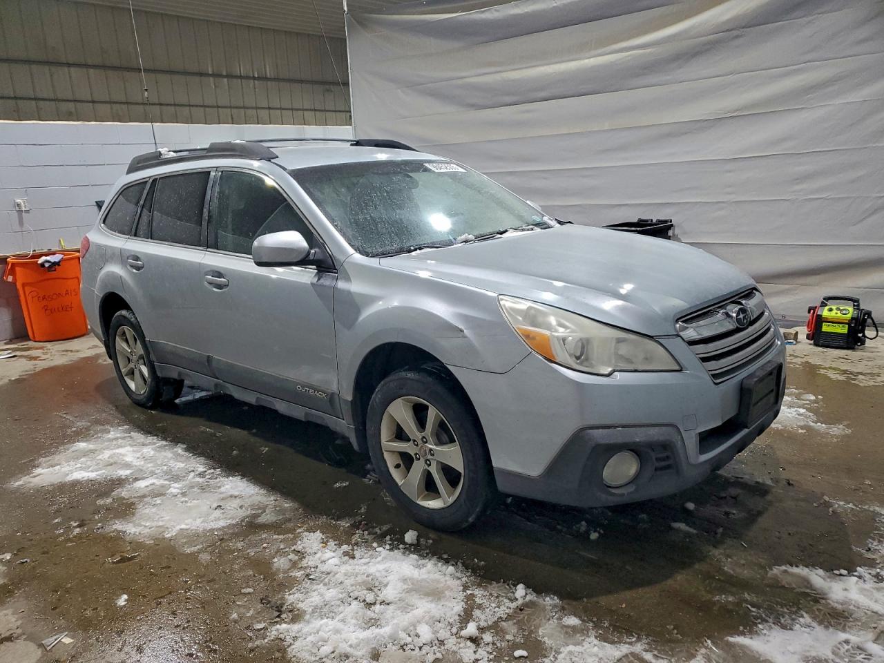 Subaru Outback 2.5i Premium Image 8