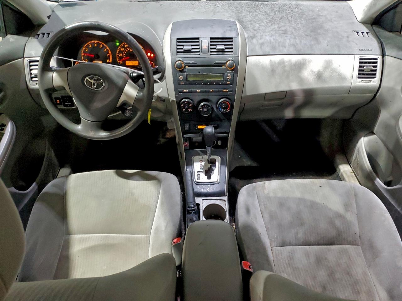 Toyota Corolla Base Image 12