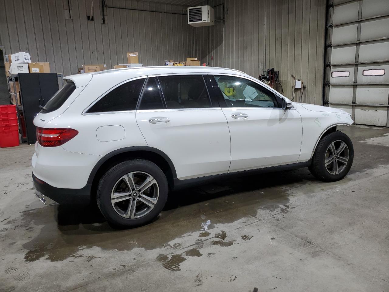 Mercedes-Benz GLC 300 4matic Image 3